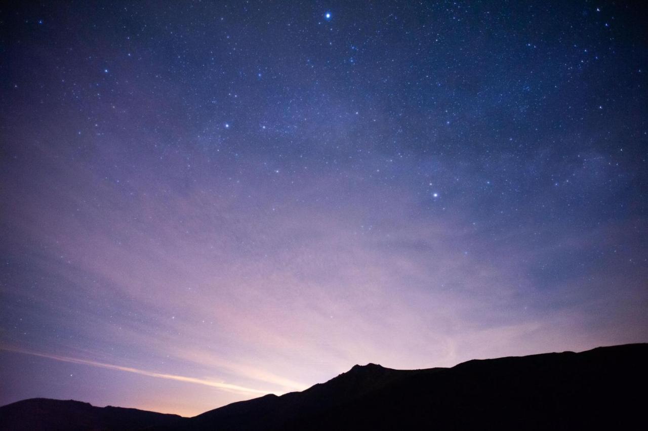 Hotel Camino De Las Estrellas Serranillos Dış mekan fotoğraf