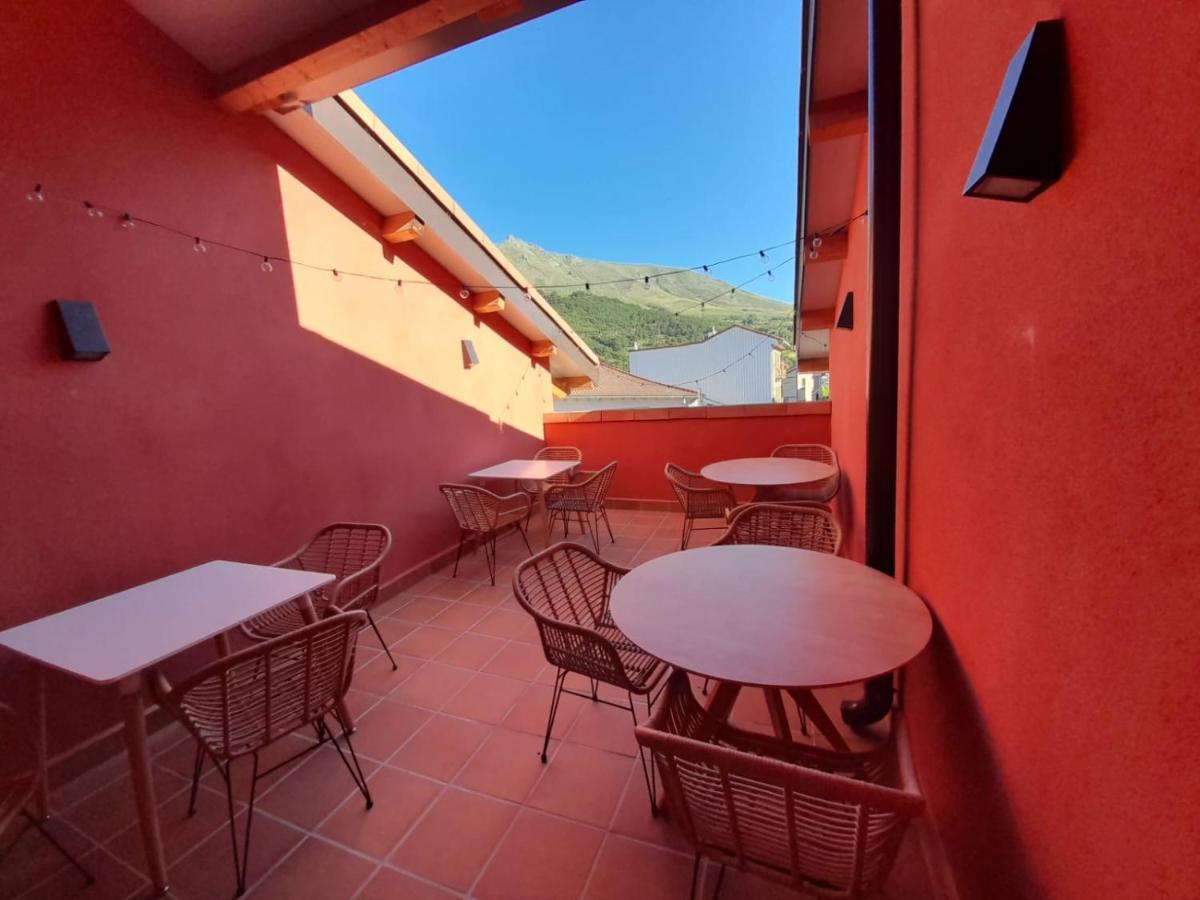Hotel Camino De Las Estrellas Serranillos Dış mekan fotoğraf