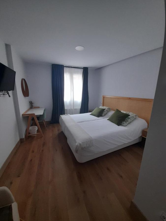 Hotel Camino De Las Estrellas Serranillos Dış mekan fotoğraf